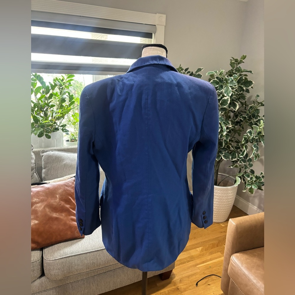 Christian Dior Women's Paris Blazer
Suit Jacket Size:6, NEW YORK
Blue - Picture 9 of 17